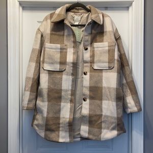H&M oversized shirt jacket in size medium. Color is light brown/white plaid.